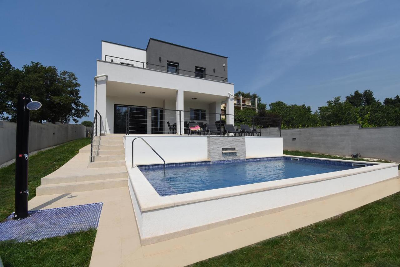 Villa Tara, 4 Bedroom Villa With Heated Pool Medulin Zewnętrze zdjęcie